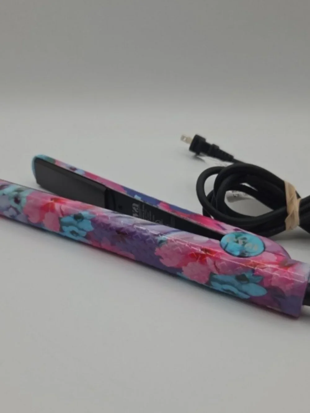 Eva Floral Flat Iron 180–450°F Dual Voltage